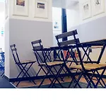 M&J Place Hostal