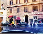 M&J Place Hostal