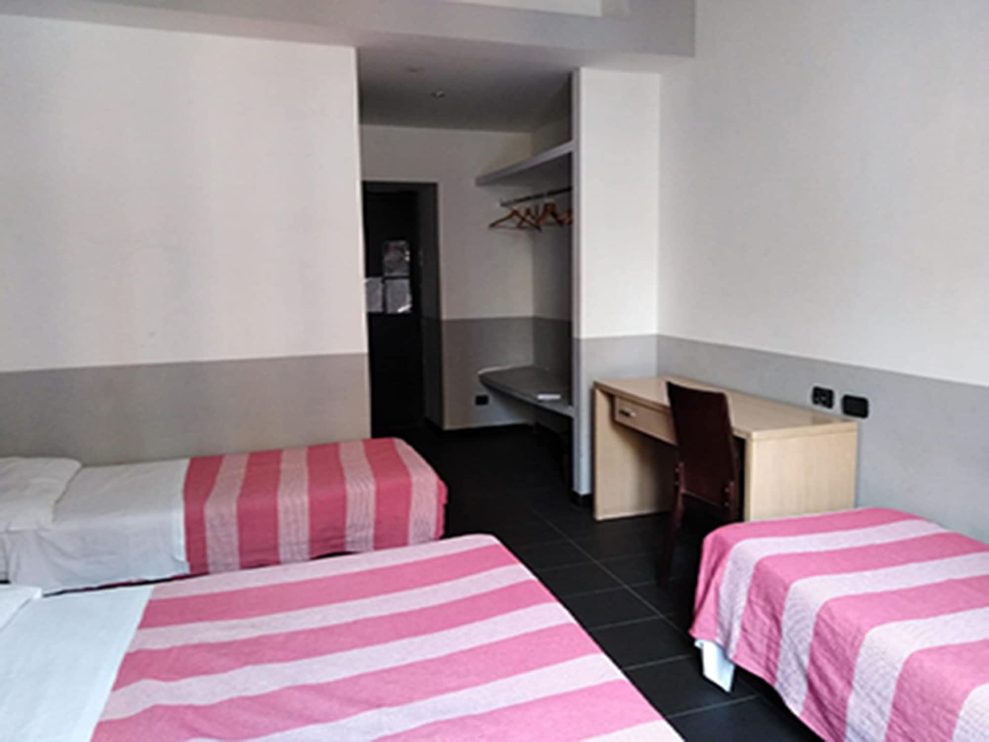 Hostal M&j Place