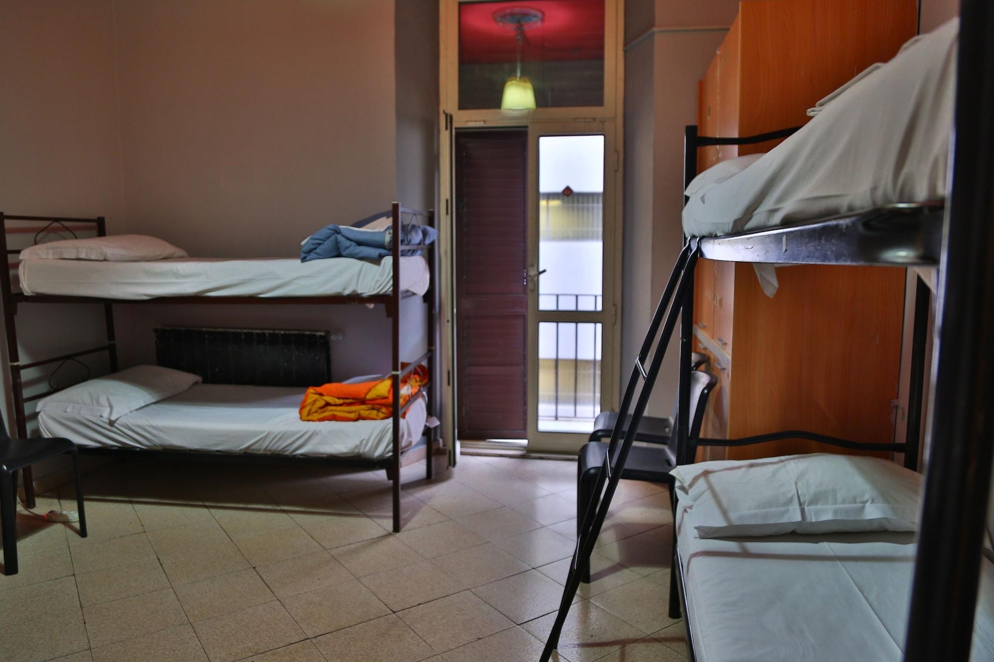 M&j Place Hostal Roma