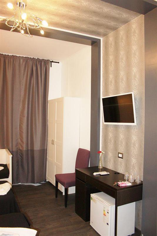 Hostal M&j Place