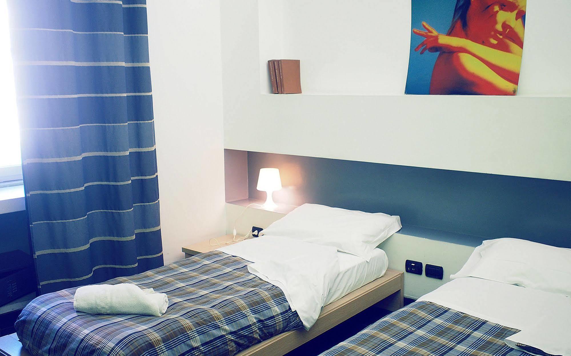 Hostal M&j Place *