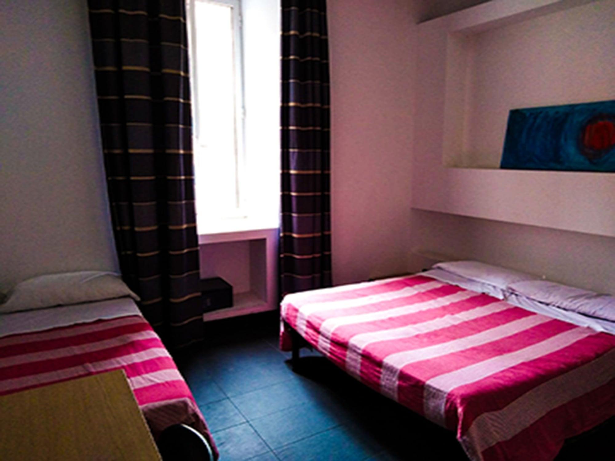 M&j Place Hostal *