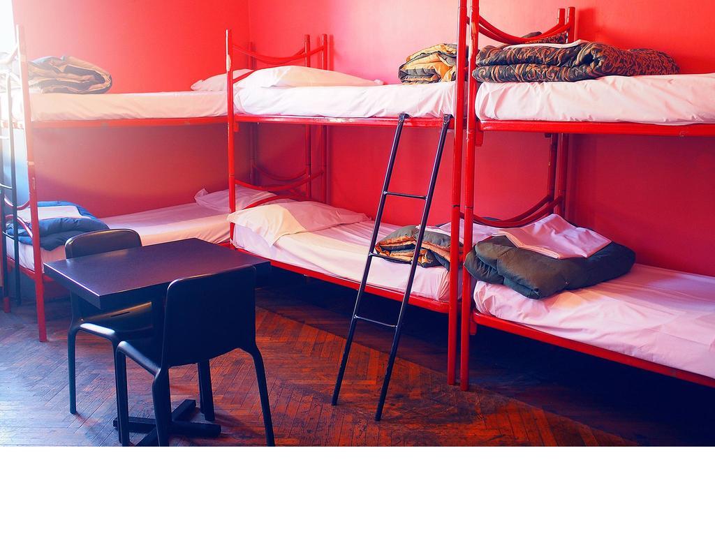 M&j Place Hostal Roma
